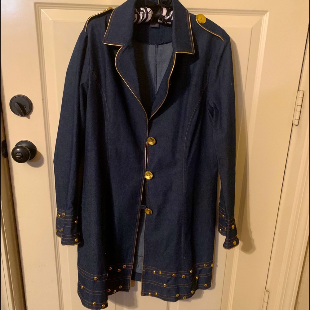 LIKE NEW‼️‼️ Devine Denim NY Trench Jacket